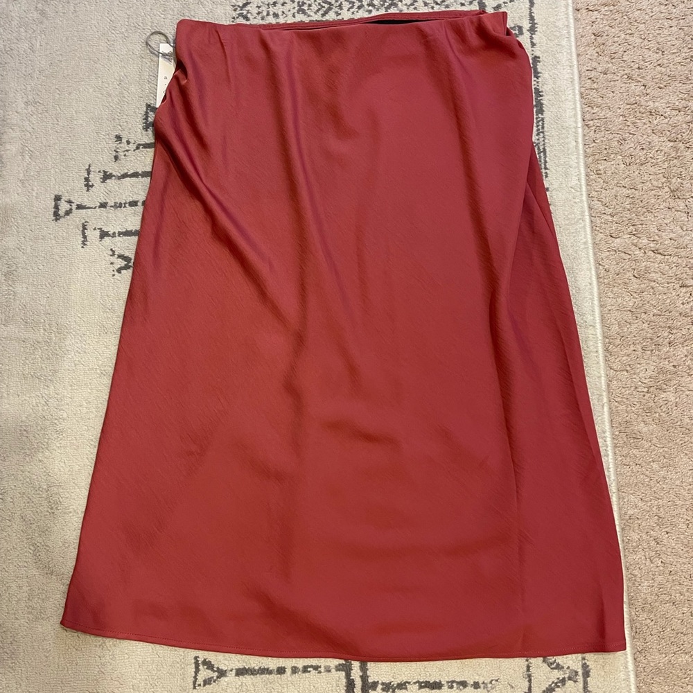 Super cute flowy reddish pink skirt